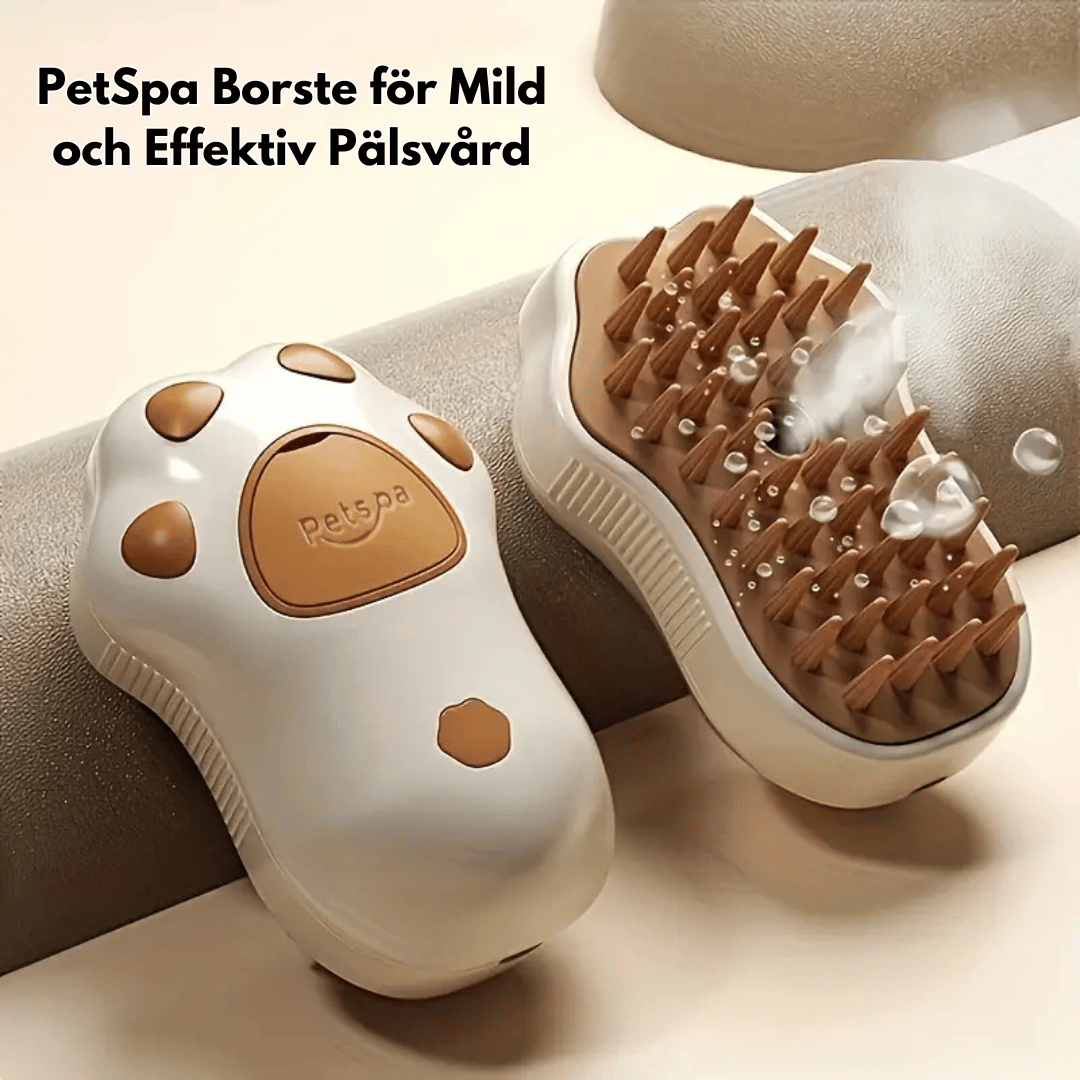 Två PetSpa-borstar för mild och effektiv pälsvård. Borstarna har en tassformad design och ett beige borsthuvud. En av borstarna sprayar vatten för att underlätta borstningen.